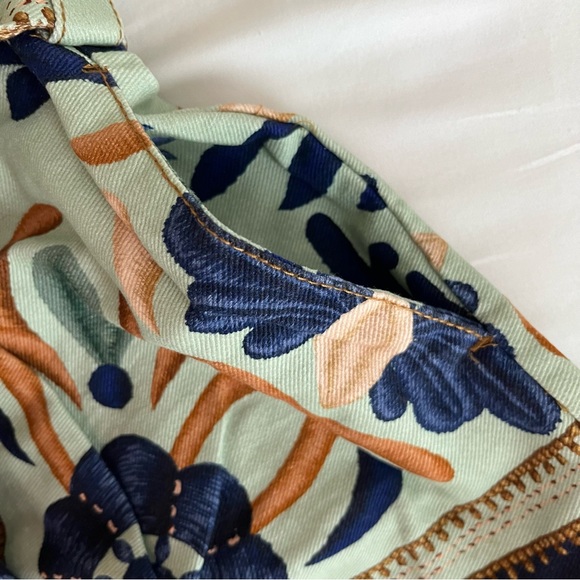 NWT FARM Rio Green Ocean Tapestry Belted Short 27 - Picture 4 of 13